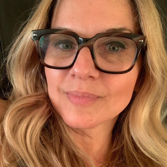 Meet your Posher, Helen - Picture 1 of 2